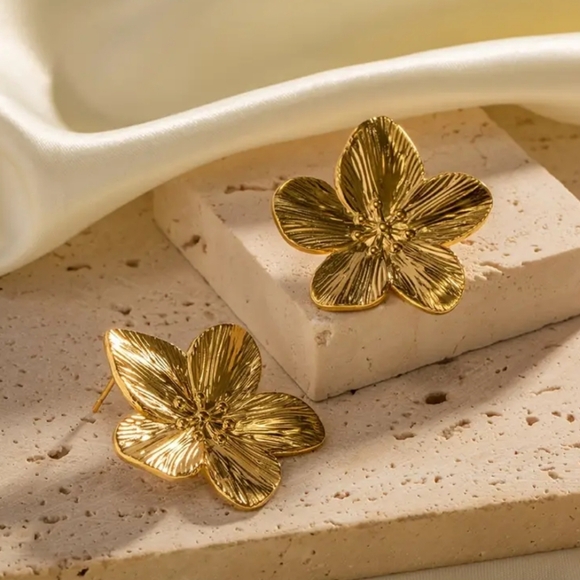 Five-Petal Flower Earrings - Picture 1 of 2